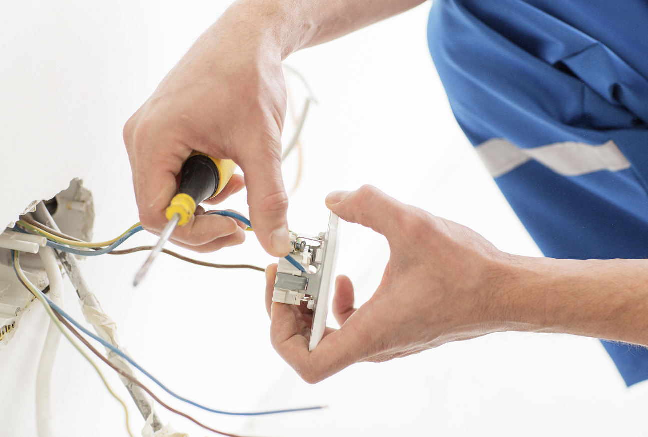 Residential Electrician Services provided by Los Angeles Electric Inc